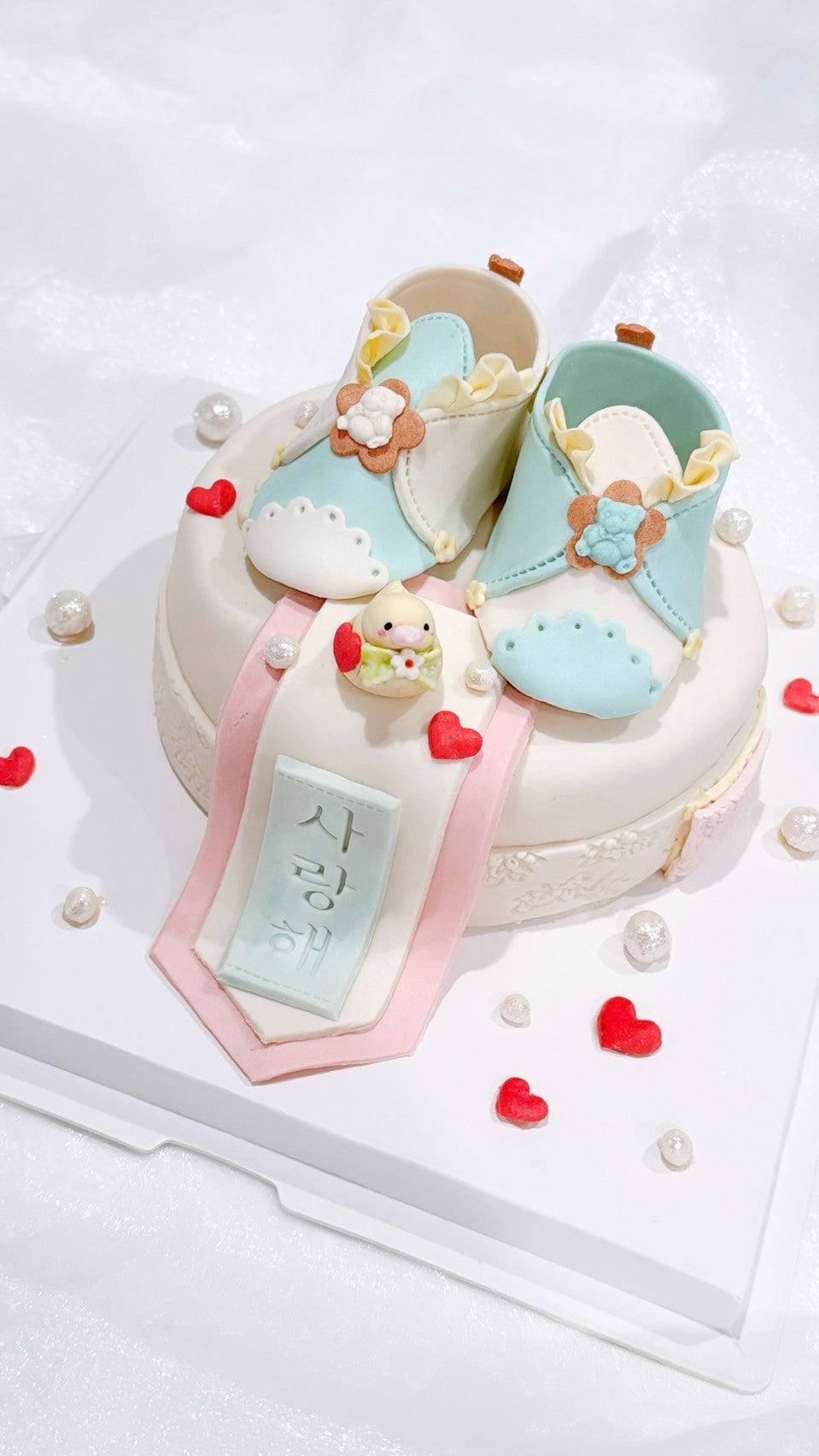 1day baby shoues cake